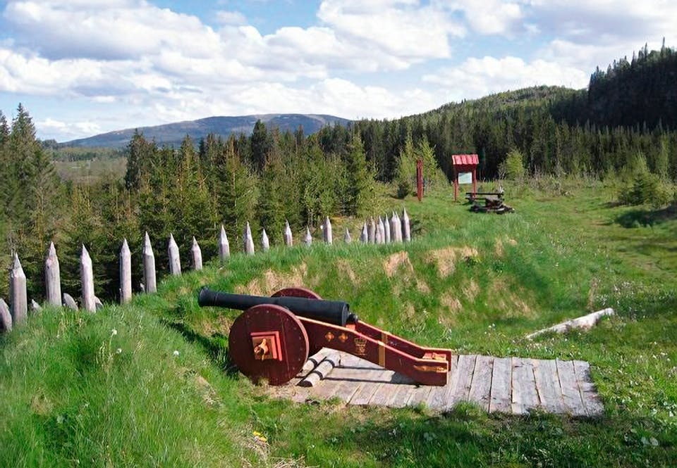 Rekonstruktion av delar av det norska försvarsverket vid Stene skans, som intogs av Armfeldt. Rekonstruktion av delar av det norska försvarsverket vid Stene skans, som intogs av Armfeldt.